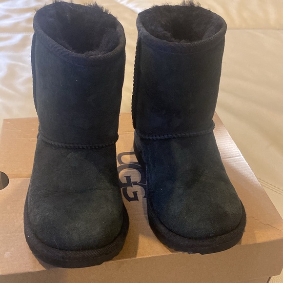 UGG Boots (black) Toddler - Picture 3 of 7